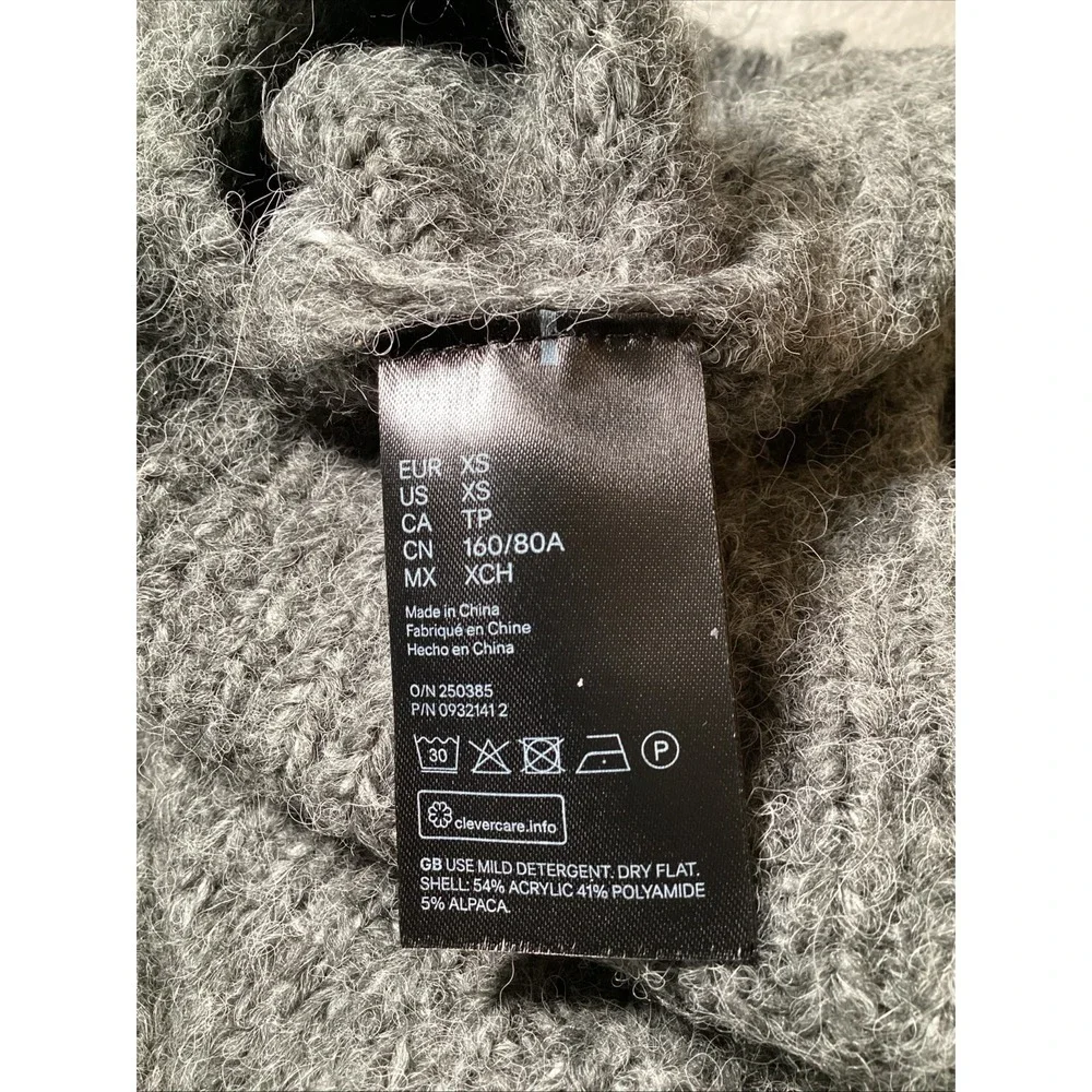H&M Womens XS Grey Sweater Soft Warm Pullover Acrylic‎ & Alpaca Cowl Neck